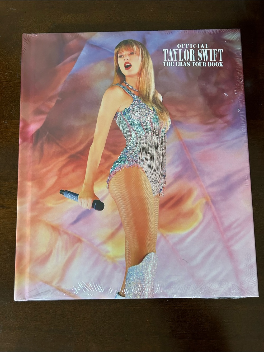 Official Taylor Swift The Eras Tour Book